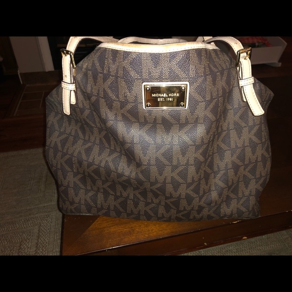 Micheal Kors diaper bag/purse. - Picture 4 of 4